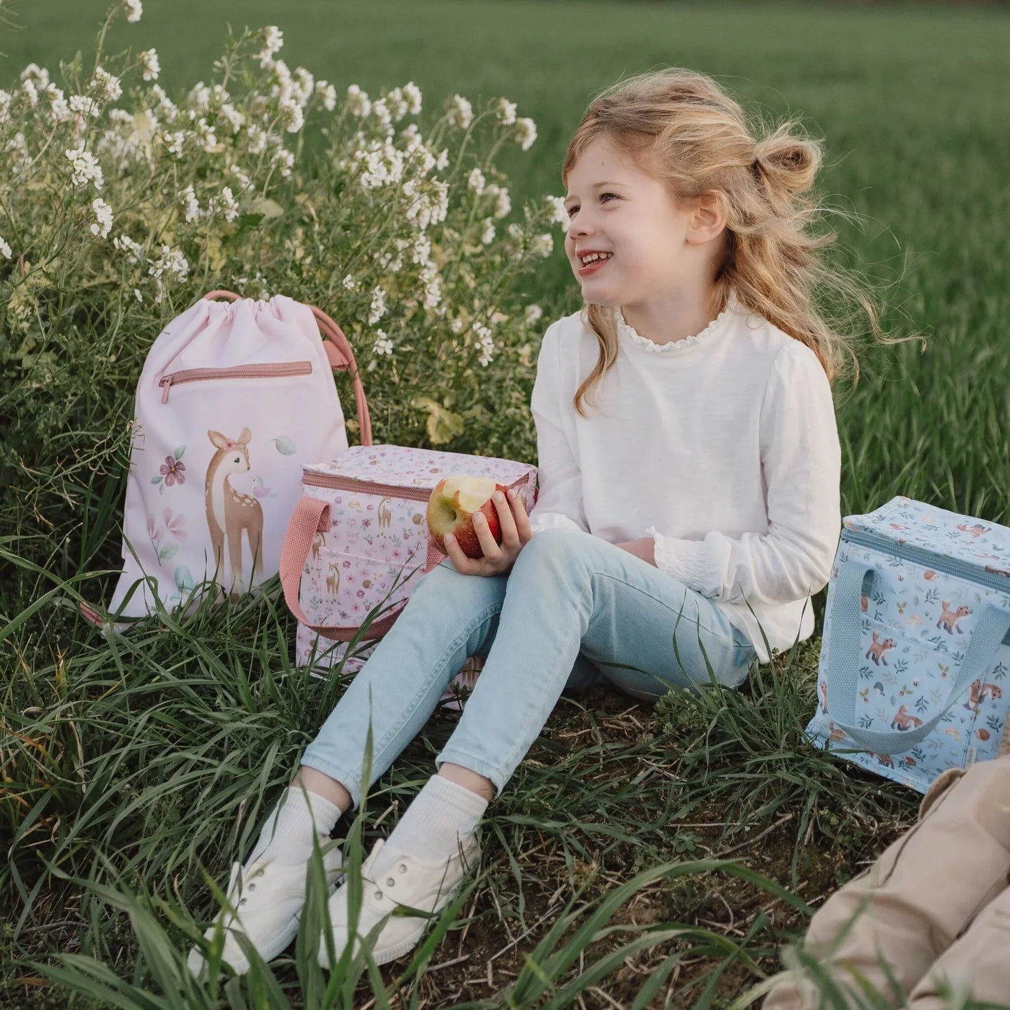 Borsa frigo Little Dutch Fairy Garden, elegante e pratica, ideale per merende e snack, con design colorato e dettagli floreali.