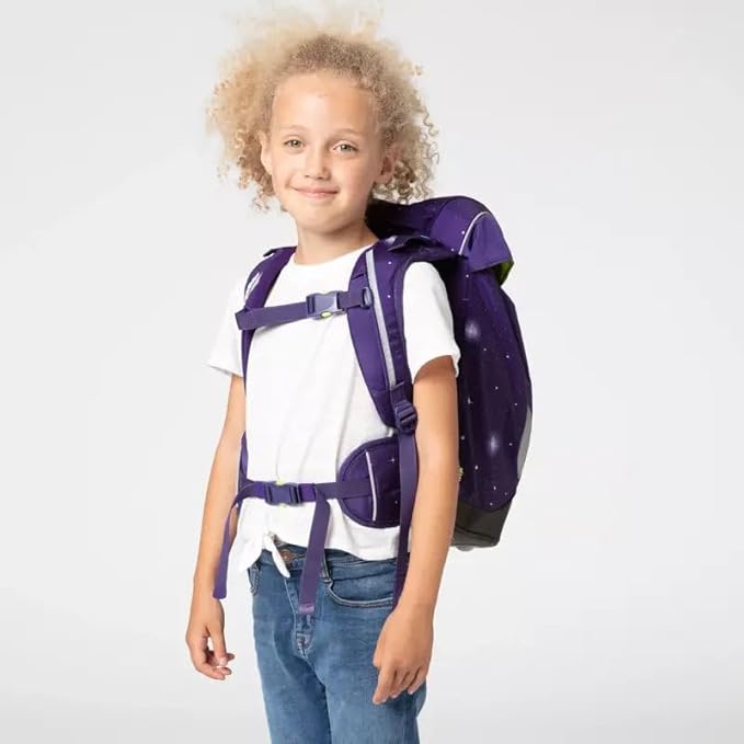 Zaino ergobag Prime BearGASUS per scuola elementare, con design colorato e scomparti spaziosi, ideale per bambini.
