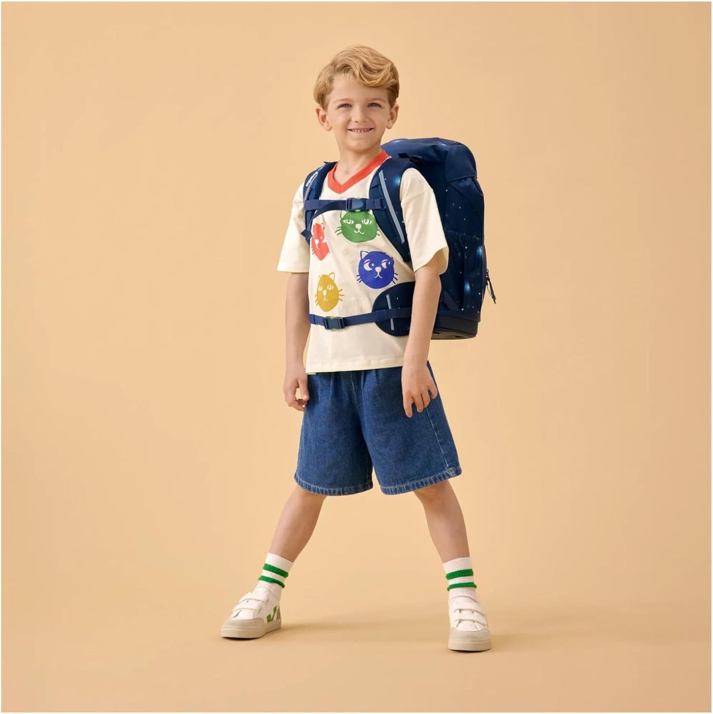 Zaino ergobag Flex AtmosBear per scuola elementare, con design colorato e spallacci imbottiti, ideale per bambini.
