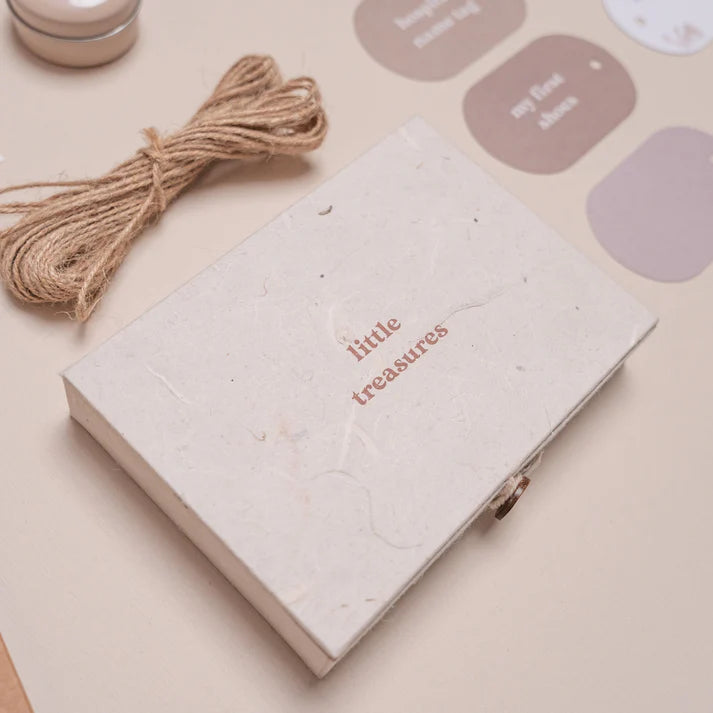 Scatola dei ricordi Little Dutch Baby Bunny in cartone con design carino per conservare ricordi e piccoli oggetti.