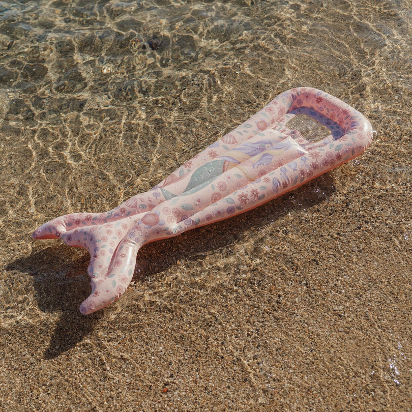 Materassino Little Dutch Dreamy Mermaid con coda nel tema mare, colorato e morbido, ideale per il bambino.