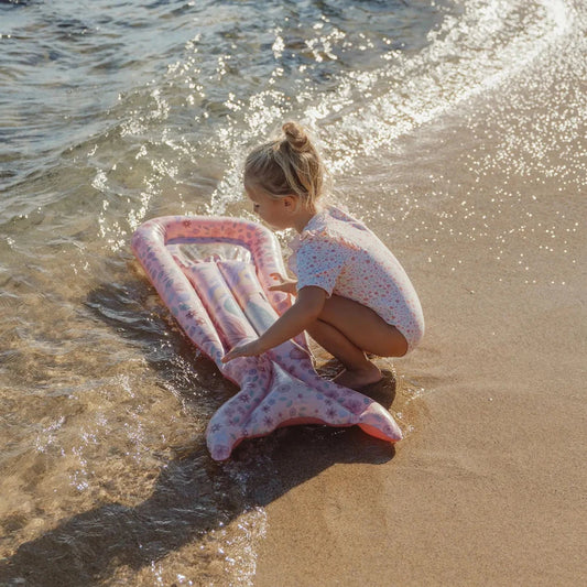 Materassino Little Dutch Dreamy Mermaid con coda, morbido e colorato, ideale per il mare e il tempo libero dei bambini