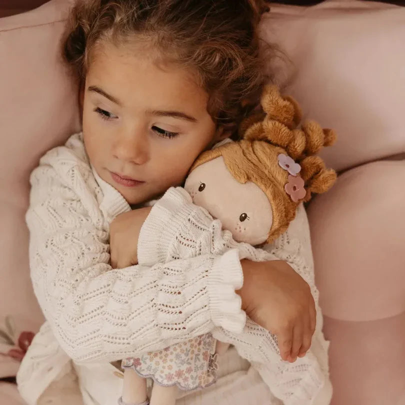 Bambola di pezza Ava di Little Dutch, bambola in tessuto da 35 cm con dettagli morbidi e dolci caratteristiche.