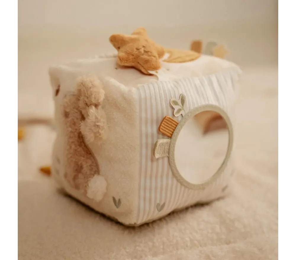 Cubo attività morbido per neonati Little Dutch Forest Friends, con texture e colori naturali, ideale per stimolare i più piccoli