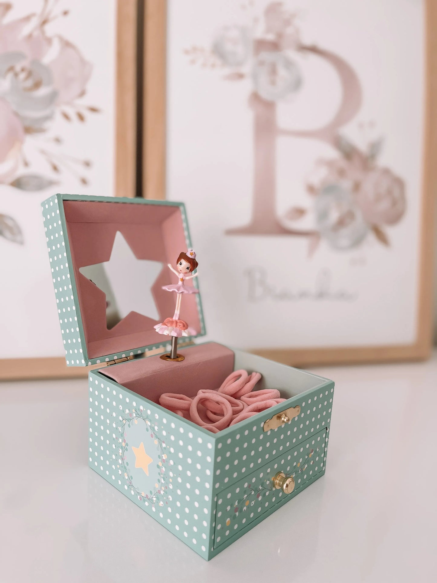Djeco Little Big room Carillon Portagioie Ballerina con una corona - Emotions Toy