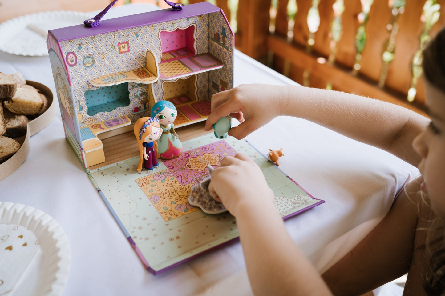 Djeco Tinyly Casetta di Bluchka & Indie - Emotions Toy