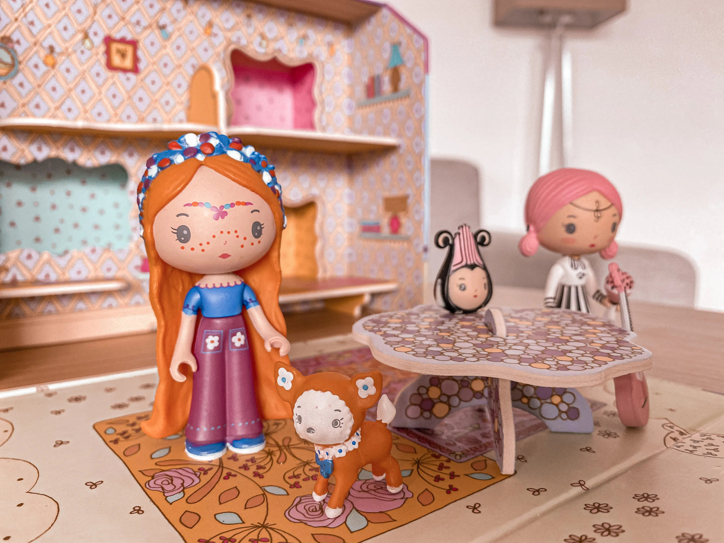 Djeco Tinyly Casetta di Bluchka & Indie - Emotions Toy