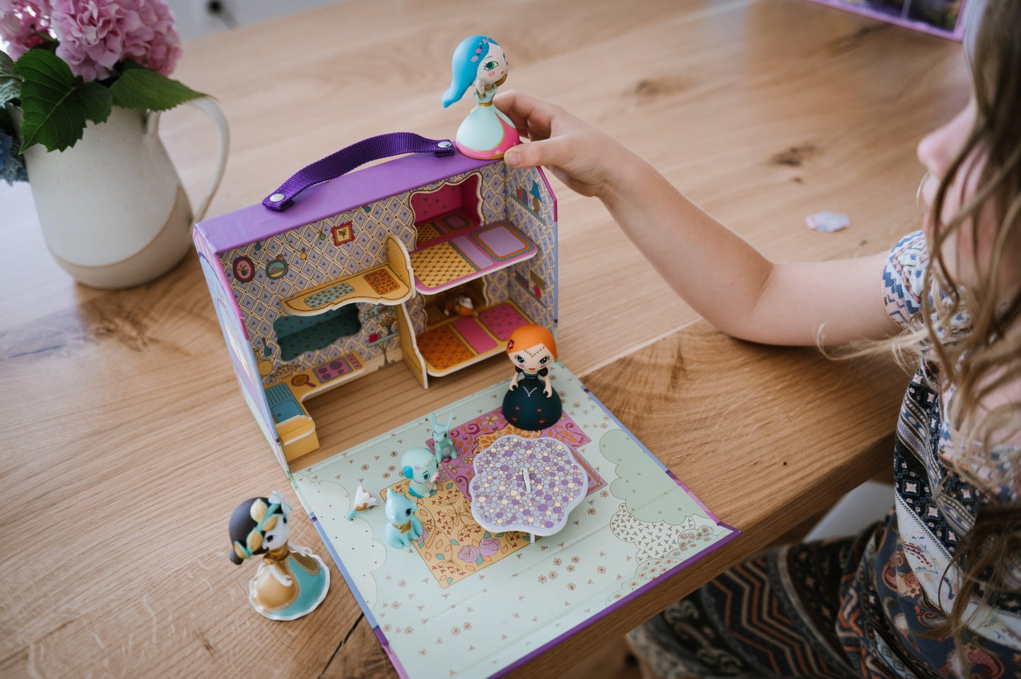 Djeco Tinyly Casetta di Bluchka & Indie - Emotions Toy