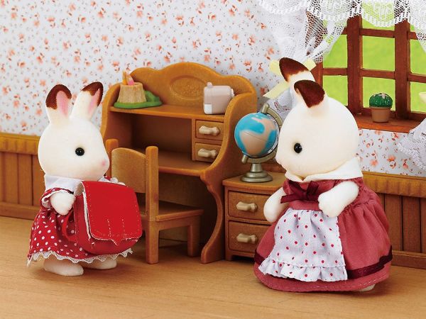 Epoch 5016 Sylvanian Family Sorella coniglio Cioccolato con scrivania - Emotions Toy